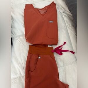 Terracotta Figs scrubs. XXS Catarina top and Zamora joggers.